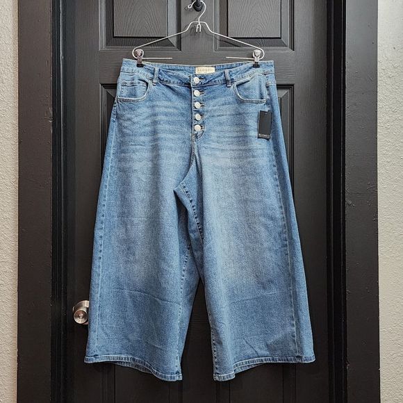 Eloquii Crop Wide Leg Jeans - Picture 4 of 14